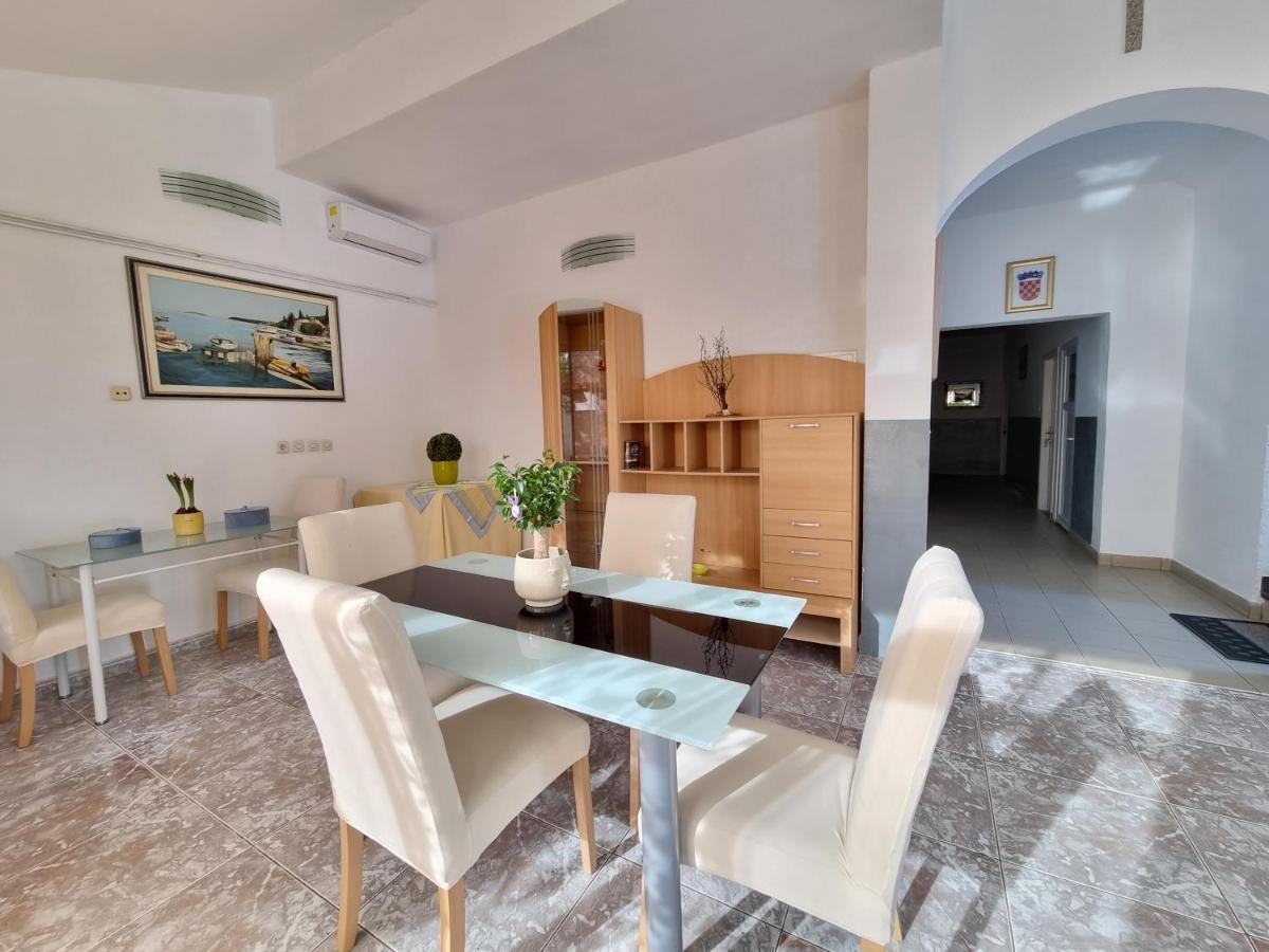 Rooms Slavica Okrug Gornji Exteriör bild