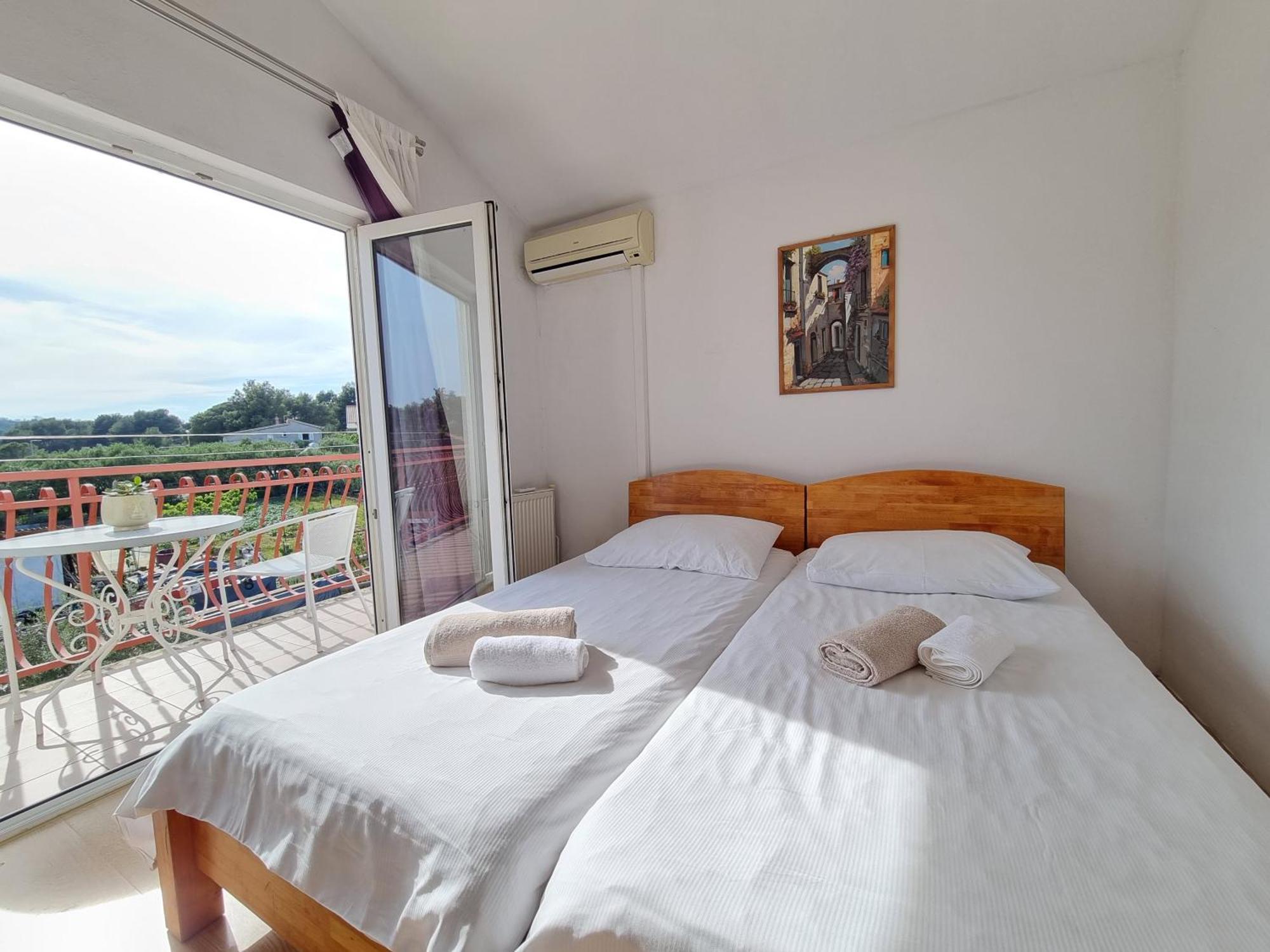 Rooms Slavica Okrug Gornji Rum bild